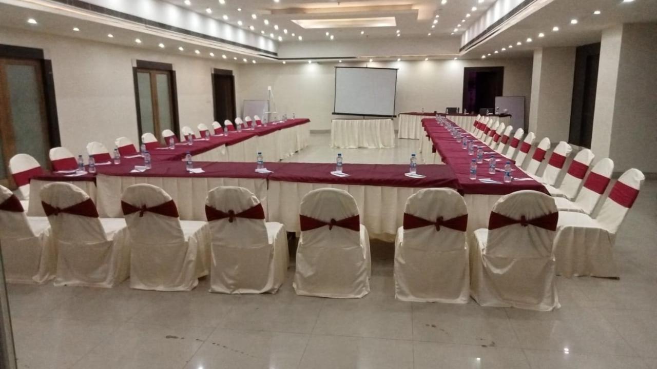 Shelter Hotel Lucknow Esterno foto