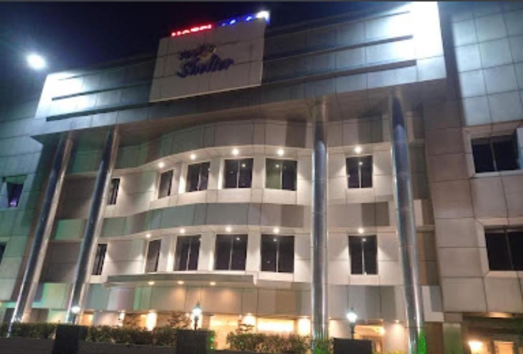 Shelter Hotel Lucknow Esterno foto