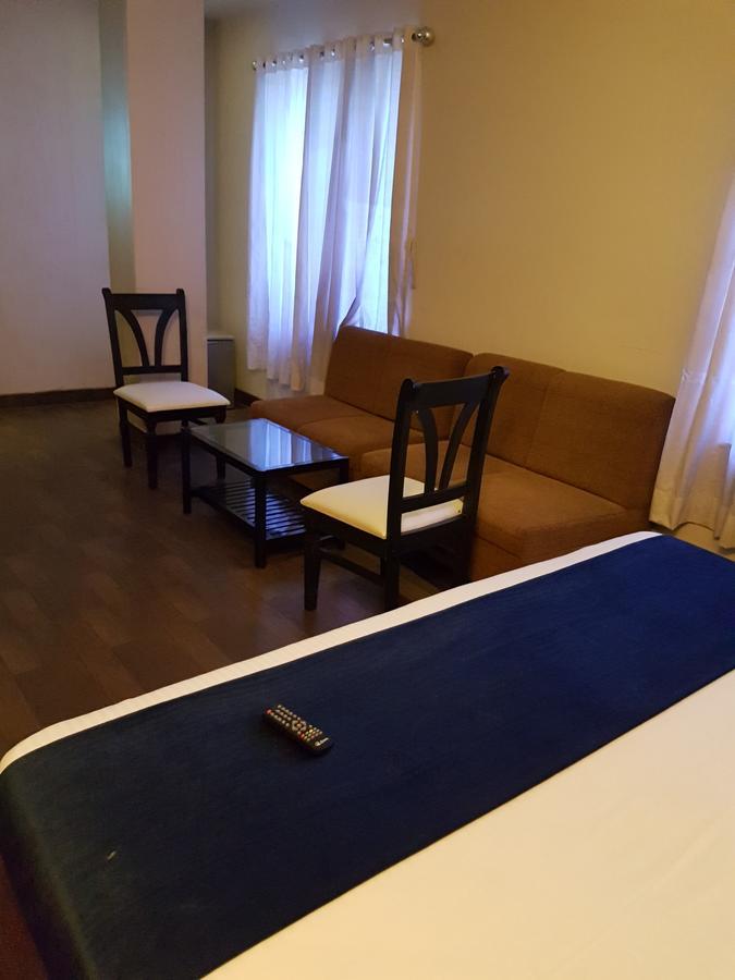 Shelter Hotel Lucknow Esterno foto